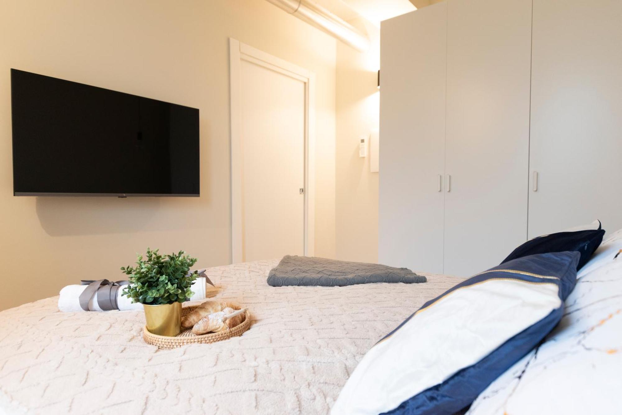 Ihost Luxury -free Parking- Plana 9 *
